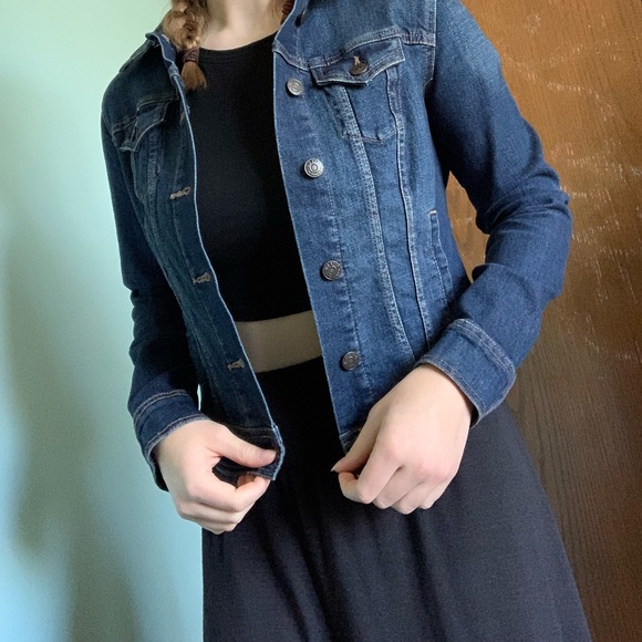 Old Navy classic jean jacket, size Women’s XS; deep denim color - Picture 5 of 6